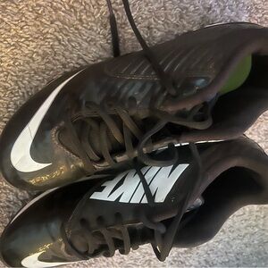 Nike track shoes super comfy